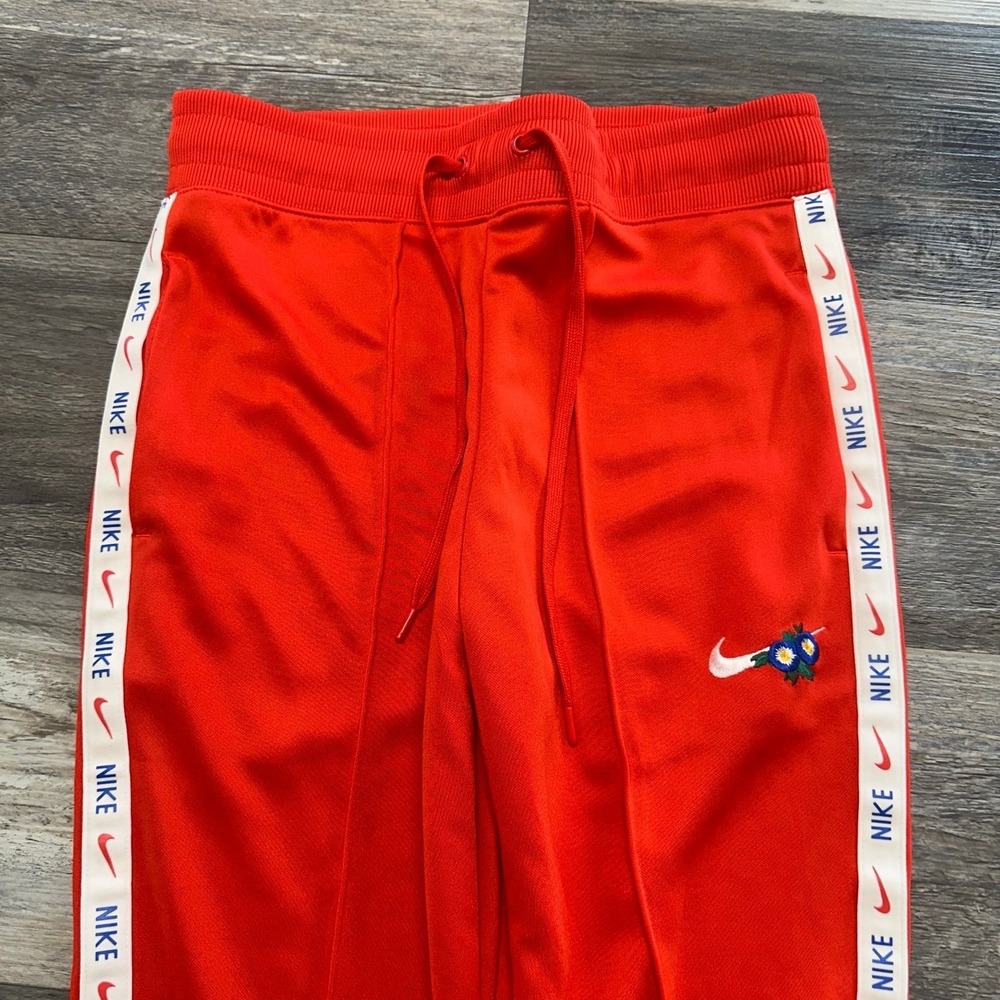 Nike Sportswear Orange‎ Womens S Flower Multiple Swoosh Hyper Crop Sweatpants